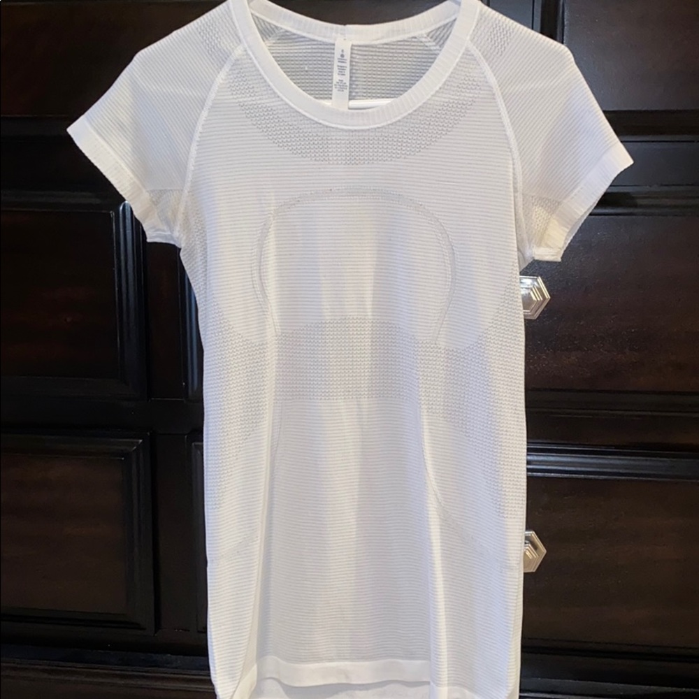 Lululemon T-shirt